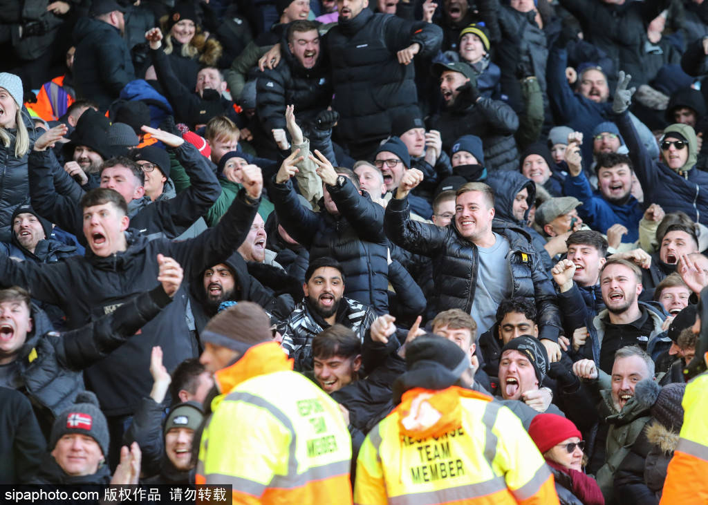 纽卡斯尔联绝杀利兹联,埃迪-豪致敬“凯王”基冈:愿他早日康复